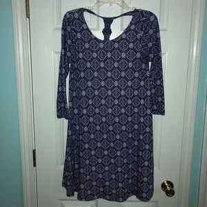 Patterned 3/4 sleeve shift dress